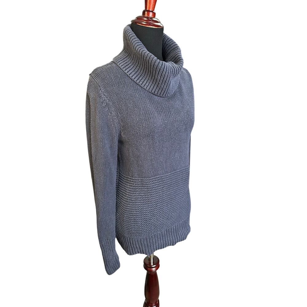 Navy blue Gap thick turtleneck sweater